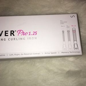 Beach Waver 1.25 Barrel Used Once!